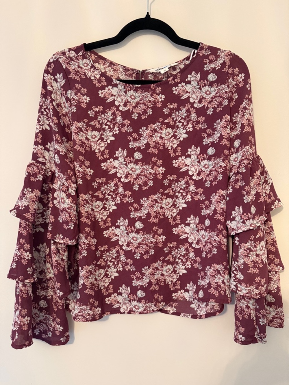 NWT Alice Blue Floral Tiered Sleeve Floral Top